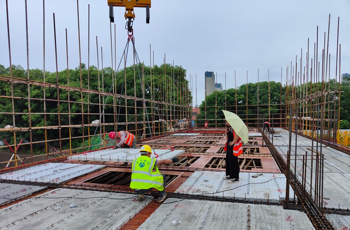 1629077434351898.jpg 南昌縣人才公共實訓(xùn)基地項目PC構(gòu)件首次吊裝6910.jpg