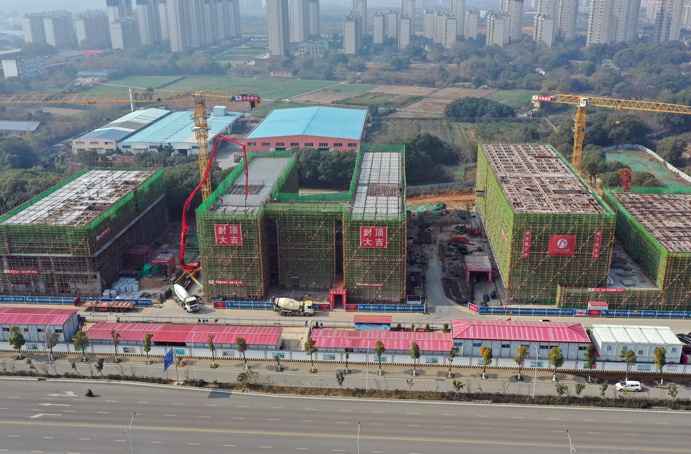 1639359441377886.jpg 南昌縣人才公共實訓基地項目教學樓主體結構封頂691.jpg