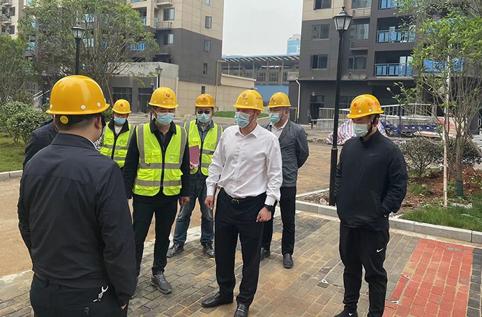 徐旭帶隊(duì)深入項(xiàng)目督導(dǎo)假期疫情防控、安全生產(chǎn)工作，看望慰問一線職工02.jpg