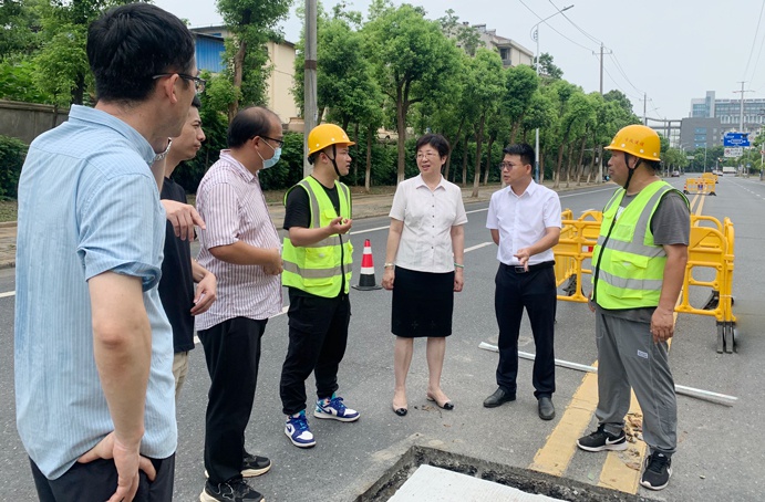 1658454680386252.jpg 王勵到我司窨井蓋專項整治項目檢查指導(dǎo)6911.jpg