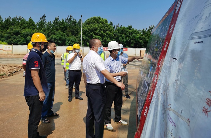 傅曉軍到S49楓生快速路項(xiàng)目督導(dǎo)檢查 傅曉軍到S49楓生快速路項(xiàng)目督導(dǎo)檢查