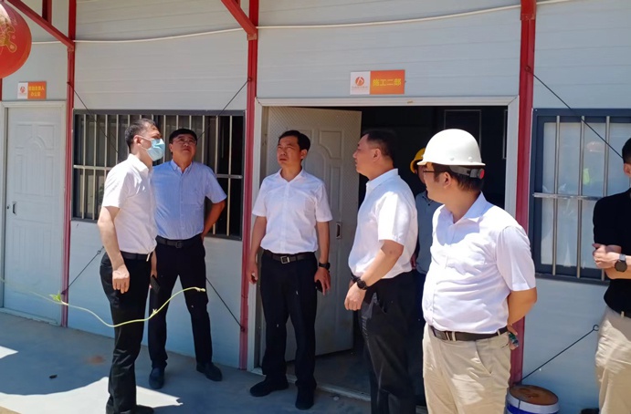 南昌市政公用集團萬義輝到天祥大道安置房項目檢查指導(dǎo)