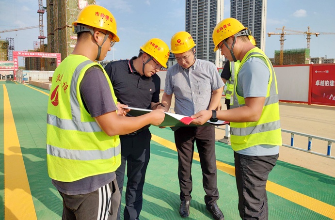 王海龍到市政公用城三期項目檢查指導(dǎo) 王海龍到市政公用城三期項目檢查指導(dǎo)