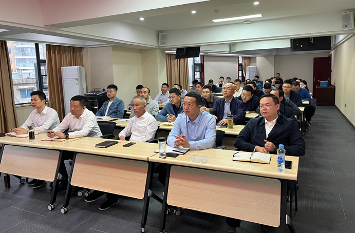 南昌市政建設(shè)集團(tuán)組織召開(kāi)建設(shè)工程案例解析與防電信詐騙專題培訓(xùn)