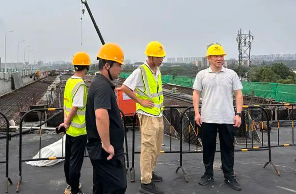 黨委書記、董事長徐旭前往S49楓生快速路北段提升改造工程調(diào)研指導(dǎo)