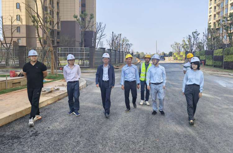鄭學(xué)平到秦坊安置房項(xiàng)目、杭州路項(xiàng)目調(diào)研