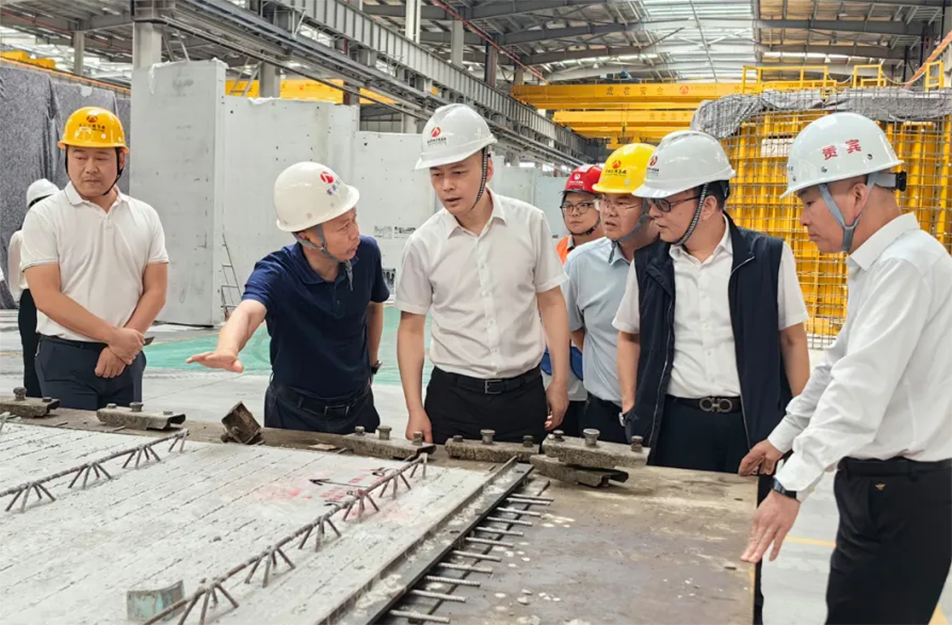 葛威敏到綠色產業(yè)園、新建區(qū)人民醫(yī)院二部項目調研