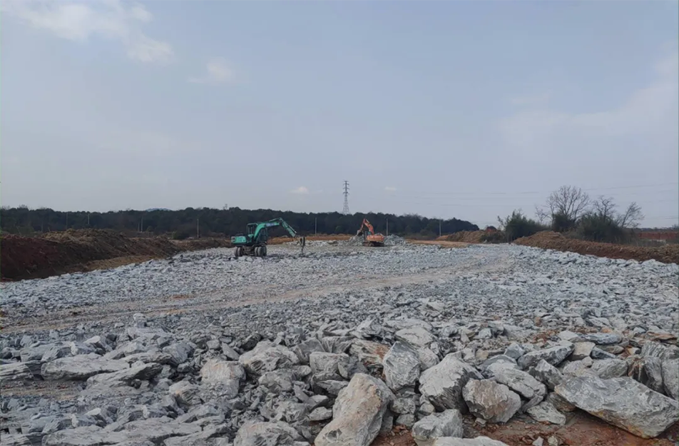 贛江新區(qū)云翔大道建設進展:分秒必爭沖刺通車目標 | 南昌市政建設集團攻堅紀實 贛江新區(qū)云翔大道建設進展:分秒必爭沖刺通車目標 | 南昌市政建設集團攻堅紀實